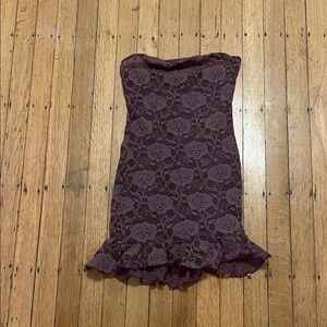 Mauve colored strapless lace dress